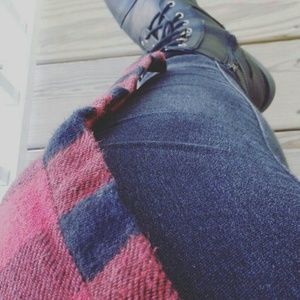 Meet your Posher, Joya